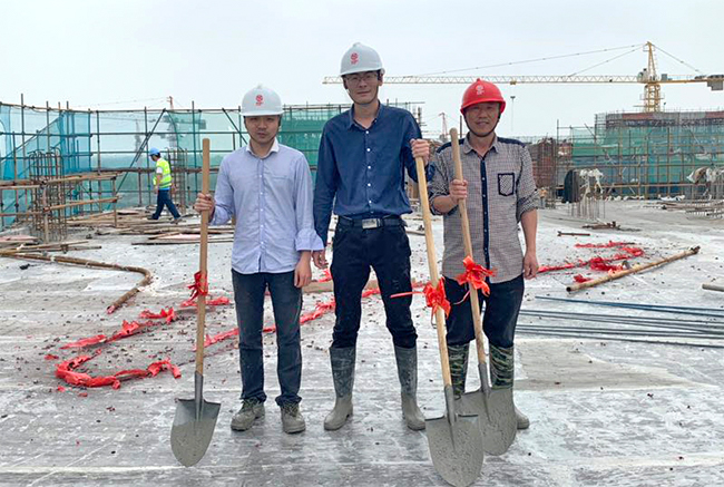 长征娱乐苏州基地封顶喜讯 (1).jpg