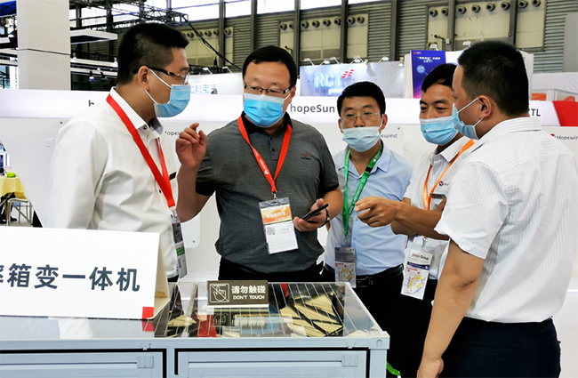 实至名归长征娱乐再获SNEC十大亮点“兆瓦级翡翠奖”-2.jpg