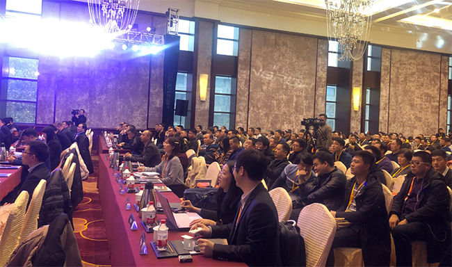 长征娱乐与您直击2019第二届中国分布式光伏大会-1.jpg