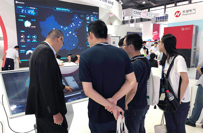 全力出击 长征娱乐精彩亮相SNEC 2018-8.jpg
