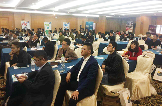 长征娱乐参加首届光伏电价调整趋势分析和应对策略研讨会-1.jpg