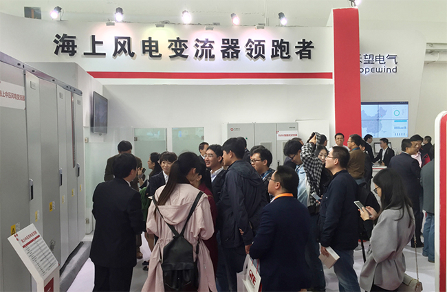 长征娱乐CWP展台首日播报和明日亮点预告-1.jpg