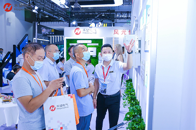 2022济南光伏展  长征娱乐2BT26展位实力吸睛 (7).jpg
